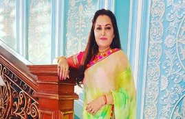jaya prada, jaya prada age, jaya prada husband name, jaya prada biography, jaya prada myneta, jaya prada son, jaya prada family, jaya prada image,