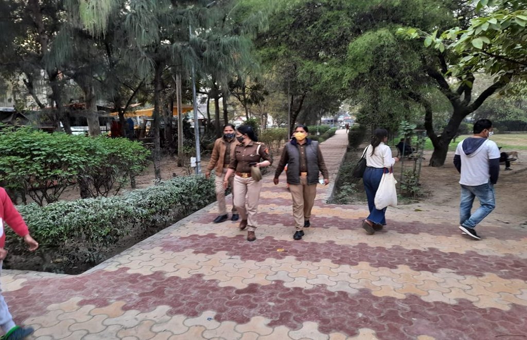 twitter, noida police