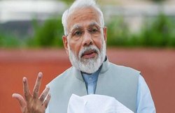 PM मोदी ने चॉपर से लिया चेन्नई टेस्ट का आनंद, फोटो किया ट्वीट तो लोग बोले- किसान आंदोलन का हाल ले लीजिए