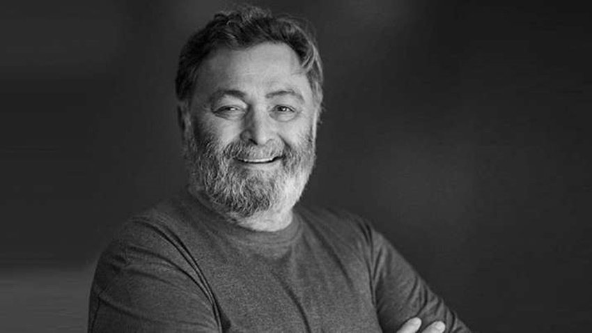 दरअसल साल 2016 में ऋषि कपूर ने गांधी परिवार के नाम पर सरकारी संपत्तियों के नाम रखे जाने को लेकर आपत्ति जताते हुए एक ट्वीट किया था।