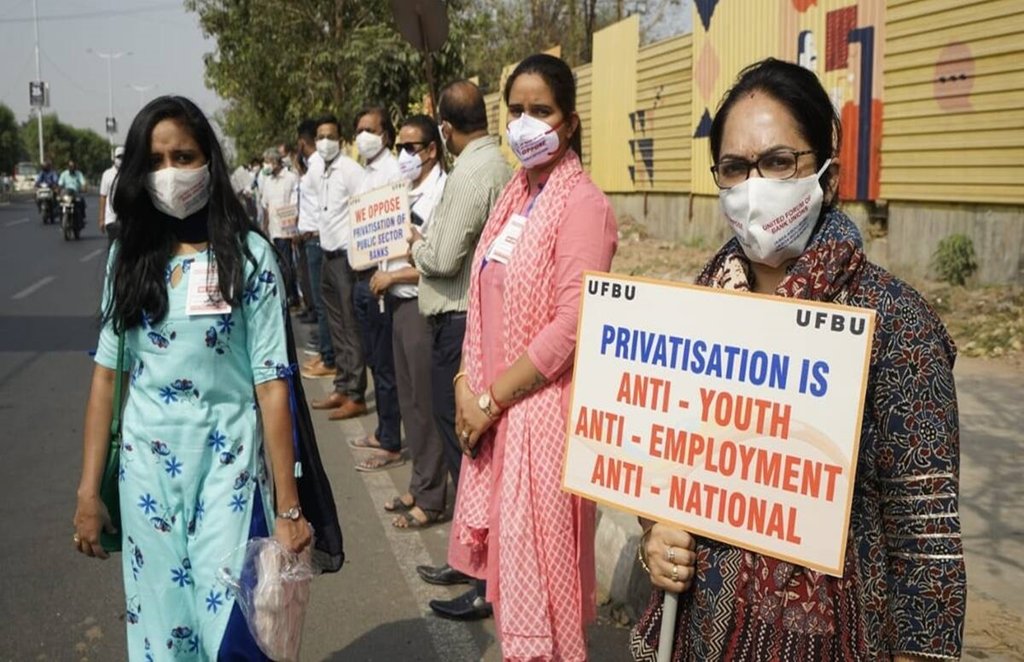 ravish kumar ndtv, bank strike