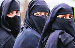 स्विट्जरलैंड : बुर्का प्रतिबंध के पक्ष में 51 फीसद लोग