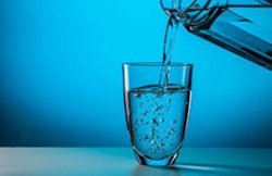 गर्मी के मौसम में पानी की कमी हो सकती है खतरनाक, इन 5 तरीकों से रखें खुद को हाइड्रेटेड