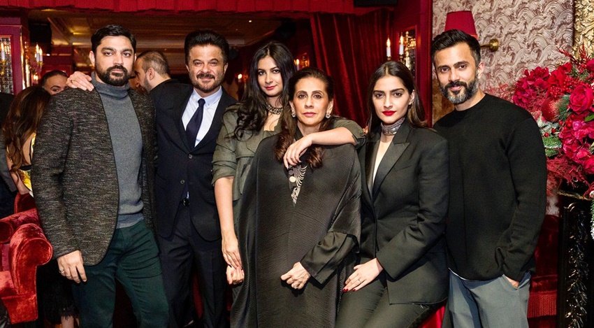 माधुरी ने देखा कि अनिल कपूर अपनी पत्नी औऱ बच्चों के साथ काफी खुश नजर आ रहे हैं। उन्होंने सेट पर वो नजारा देख ये तय कर लिया कि वो कोई ऐसा काम नहीं करेंगी जिससे उनके हंसते खेलते परिवार पर कोई आंच आए।