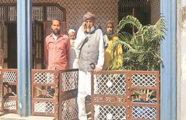 NARESH TIKAIT WITH JAULA