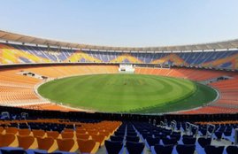 Narendra Modi Stadium, Punya Prasoon Bajpayee, पुण्य प्रसून बाजपेयी, Prasoon Bajpaye Slam Reliance, Adani, Journalist