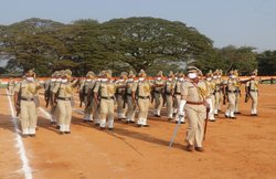 Sarkari Naukri: SI, कांस्टेबल, फोटोग्राफर, ASI, स्टेनोग्राफर समेत इन पदों पर निकलीं पुलिस में नौकरी