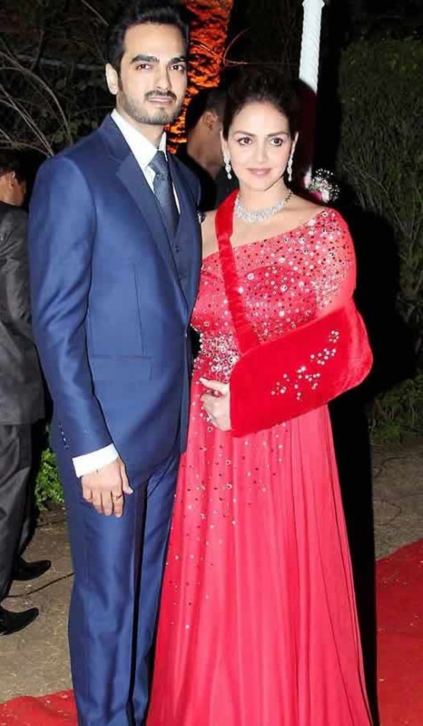 Hema Malini Sunny Deol Rift, Sunny Deol Stepmother, Dharmendra Wife