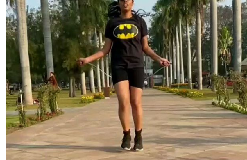 स्टडी के मुताबिक यदि आप किसी दिन रनिंग करते हैं तो आपको अगले दिन स्कीपिंग यानी रस्सी कूदना चाहिए। यदि आप स्विमिंग करते हैं तो आपको अगले दिन साइकिलिंग करनी चाहिए।