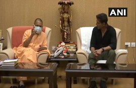 Akshay Kumar,Yogi Adityanath, Uttar Pradesh