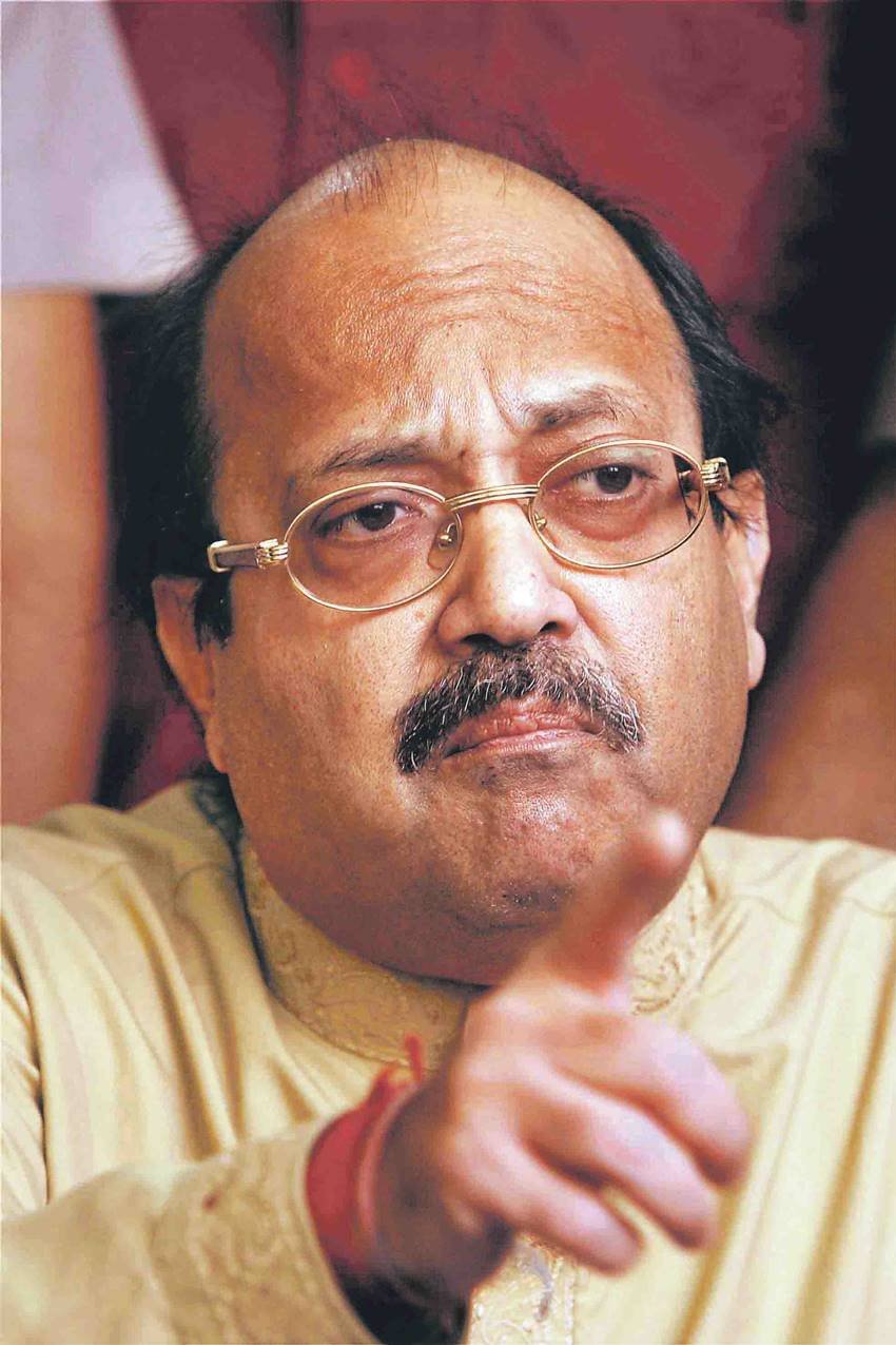 amar singh Dimple kapadia Relation, Amar Singh Wife