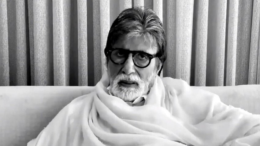 दिलीप कुमार तो देखते ही अमिताभ तुरंत पास की दुकान से ऑटोग्राफ बुक खरीद कर लाए लेकिन बदकिस्मती से ऑटोग्राफ नहीं ले पाए।