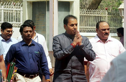 वसूली का आरोपः पवार बोले- अस्पताल में थे देशमुख, VIDEO शेयर कर बोली BJP- वो तो PC कर रहे थे; गृह मंत्री ने दी ये सफाई