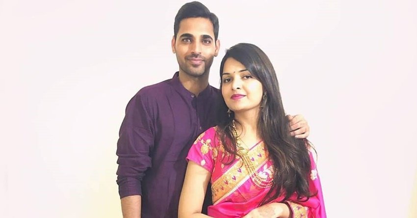 भुवनेश्वर कुमार की पत्नी नुपुर नागर पेशे से इंजीनियर हैं।