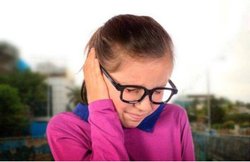 Home Remedies For Ear Pain: क्यों होता है कान में दर्द? ठीक करने के लिए अपनाएं ये घरेलू उपाय