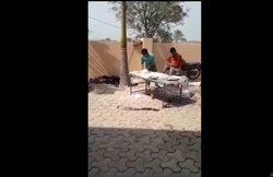 थूक लगाकर रोटी बनाने का एक और वीडियो वायरल, गिरफ्तार किया गया मोहसिन