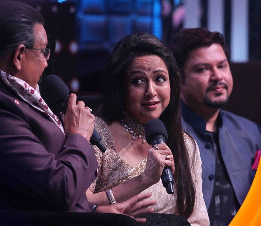 Hema Malini Sunny Deol Rift, Sunny Deol Stepmother, Dharmendra Wife