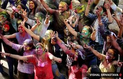 Holi पर अपनाएं ये 4 टिप्स, रखें महंगे मोबाइल फोन और डिवाइस को सुरक्षित