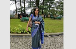 जिस गाड़ी में थे कांग्रेस विधायक उसका कटवाया चालान, व्यापारियों की भी लगाई थी क्लास; महिला IAS तेजस्वी राणा की कहानी