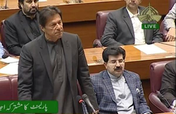 कश्मीर पर ट्वीट ही तो करता है बेचारा इमरान, कौन सी कामयाबी हासिल कर ली?- PAK पैनलिस्ट को लताड़ने लगे अर्णब के चैनल के एंकर