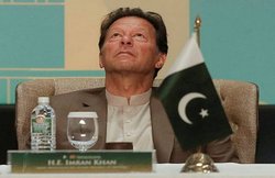 पाकिस्तान: सीनेट चुनाव में इमरान खान को झटका, वित्त मंत्री हारे, पूर्व पीएम गिलानी जीत गए