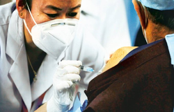 कोरोनाः Covishield की 2 खुराकों के बीच का बढ़ा अंतराल, समझें- केंद्र ने क्यों बदली गाइडलाइन?