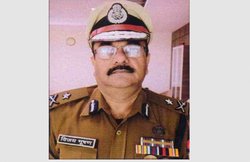 IPS विजय भूषण: बैंक डकैतों को मौके पर ही मारा, कई इनामी गुंडों को ढेर कर इस अफसर ने खूब बटोरी थीं सुर्खियां…