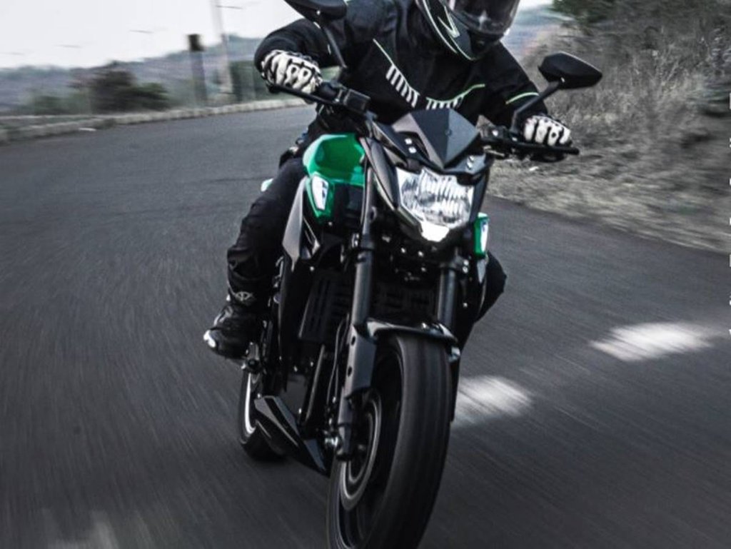 kabira km400 सिंगल चार्ज में देती है 150 km की ड्राइविंग रेंज। फोटो सोर्स: Kabiramobility.com