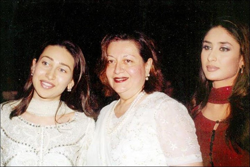 करिश्मा और अपनी मां को मैंने रात-रात भर रोते देखा है। वह मुझे अपने सामने नहीं आने देते थे, लेकिन मैंने छुप कर देखा था कि करिश्मा रोते-रोते सो जाती थी।