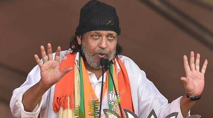 पत्रकार ने मिथुन चक्रवर्ती से पूछा ‘क्या आप खुद को मोदी भक्त कहते हैं?’, तो एक्टर ने यूं किया रिएक्ट