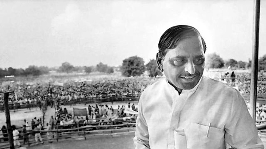 Dimple Yadav MIL, Akhilesh Yadav Stepmother, Mulayam Second Wife