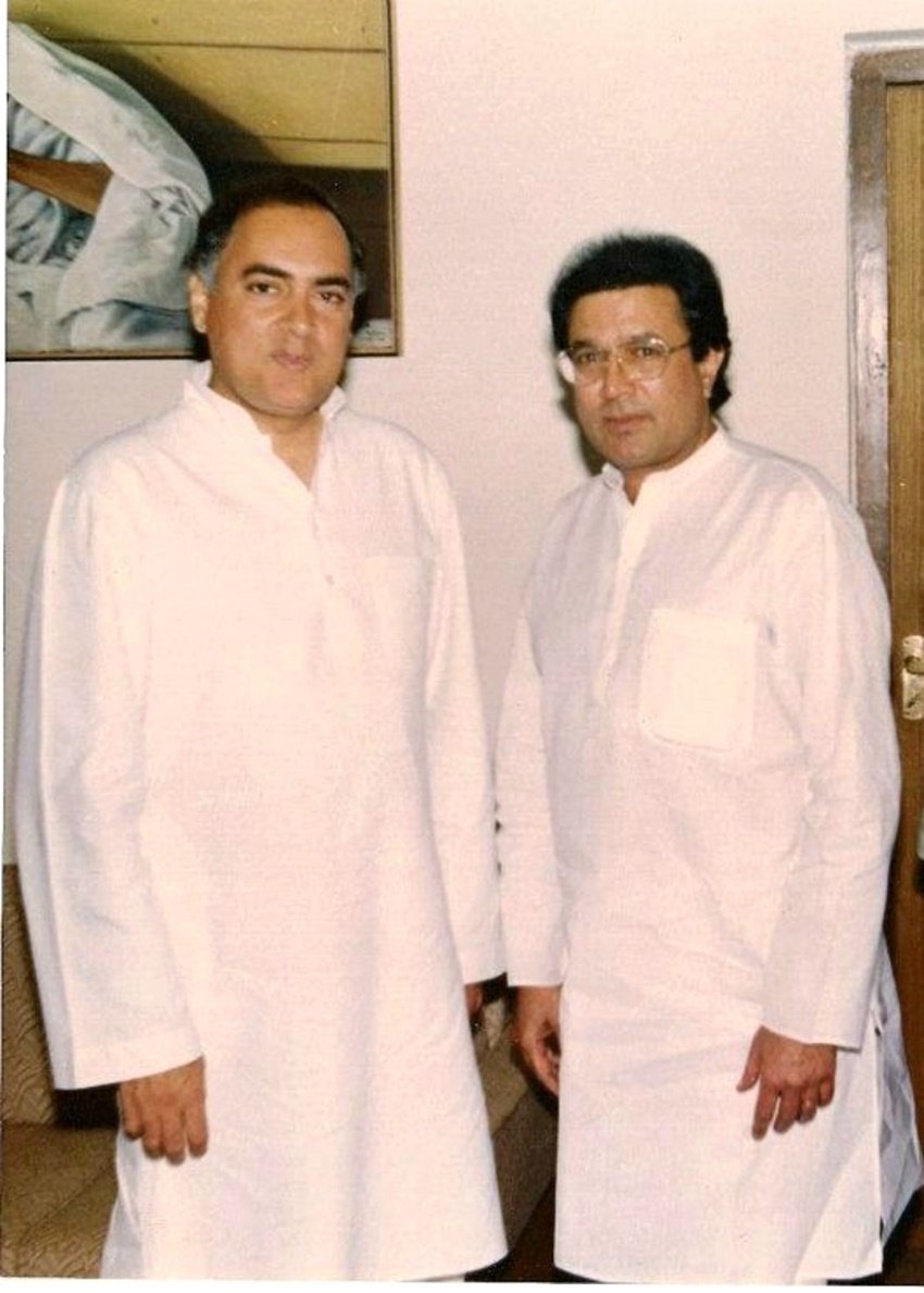 Rajesh Khanna life story, rajesh khanna politics, sonia gandhi