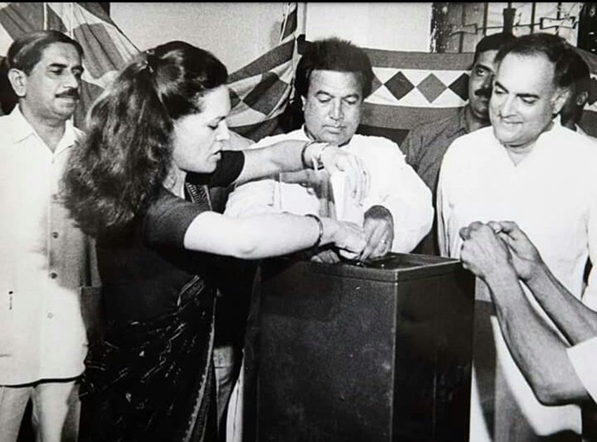 Rajesh Khanna life story, rajesh khanna politics, sonia gandhi