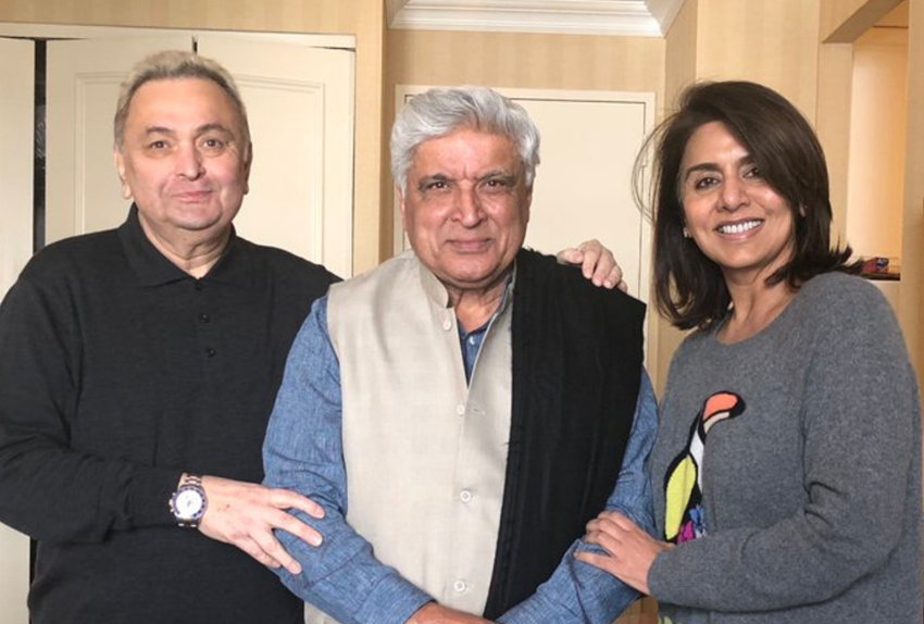 एक बार जब दोनों के बीच की दरार खत्म हुई तो काफी अच्छी दोस्ती चली। अपने निधन से पहले जब ऋषि कपूर अमेरिका में कैंसर का इलाज करवा रहे थे तज जावेद अख्तर भी उनसे वहां पर मिलने पहुंचे थे।