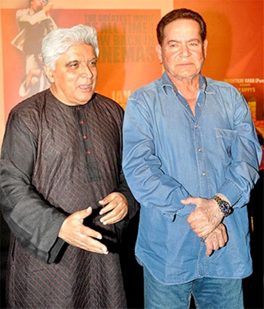 बाद में सलीम जावेद ने अमिताभ बच्चन को फिल्म के लिए कास्ट किया।