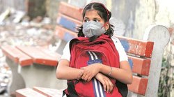 School Closed: 24 घंटों में मिले 100 से ज्यादा कोरोना के नए केस, राज्य में बंद किए जाएंगे स्कूल और हॉस्टल