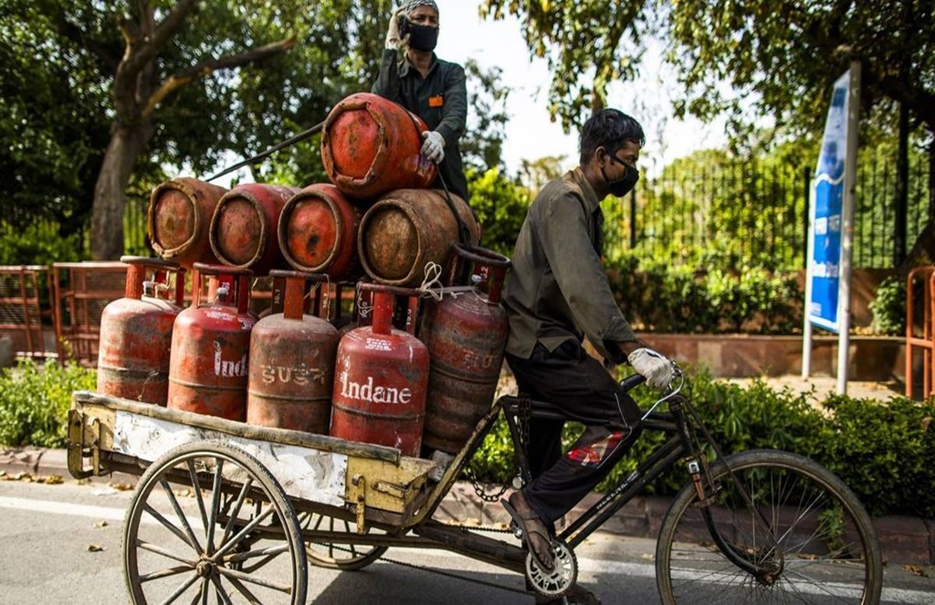 LPG,cylinders,Delhi