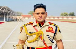 IPS लक्ष्य पांडेय ने हाथ से नोट्स लिखकर ट्विटर पर किए शेयर, बताया कैसे करनी है तैयारी