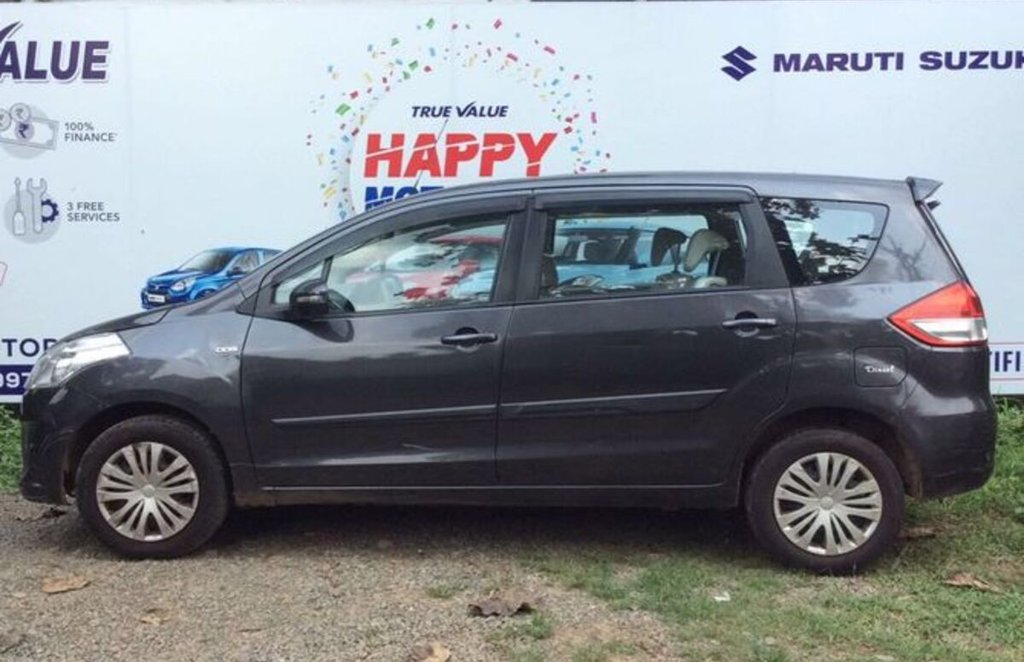 Second hand Maruti Suzuki Ertiga VDI in 4 lakh rupees with 9 thousand per month