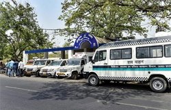 पत्नी की मौत पर छलका रिटा. जज का दर्द, खत लिख बयां की हकीकत, उधर, एमपी में डीएम, एसपी ठीक करते दिखे खराब वेंटिलेटर