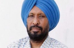 पंजाब में कांग्रेस विधायक ने कोरोना प्रोटोकॉल की उड़ाई धज्जियां, बिना मास्क शादी में किया भीड़ के साथ भंगड़ा