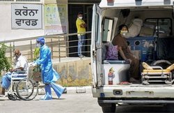 टीवी डिबेट में डॉक्टर बोले- सरकार कह रही बेड बढ़ाओ, यहां सांस लेने के लाले पड़े, लोग तैयार नहीं अस्पताल आने को