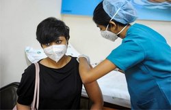 दिल्ली में 18 वर्ष के ऊपर के लोगों के लिए टीकाकरण अभियान की हुई सांकेतिक शुरुआत , केजरीवाल बोले, 3 मई से लगेगा सभी जगहों पर टीका