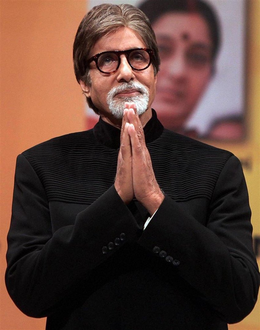 इसपर राजकुमार ने अमिताभ बच्चन के मजे लेते हुए कहा कि दरअसल जिस कपड़े का तुमने सूट सिलवाया है उस कपड़े का मुझे अपने घर के पर्दे सिलवाना है।