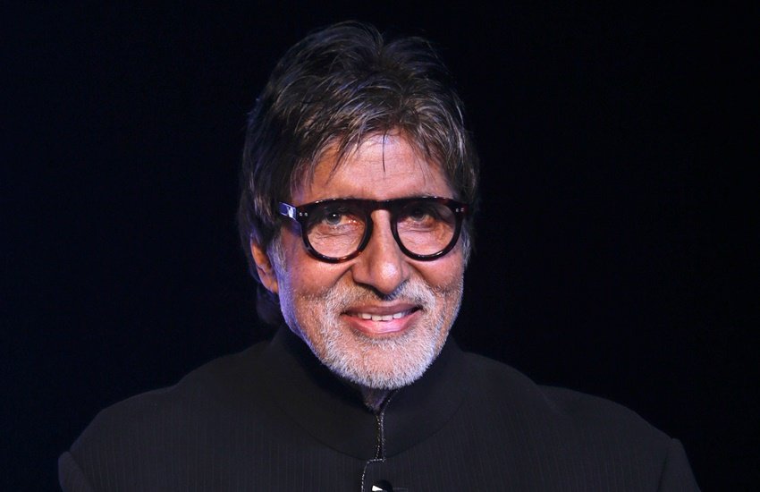 राजकुमार की ये बात सुन अमिताभ झेंप गए और गुस्से का घूंट पीकर वहां से किनारे हो गए।