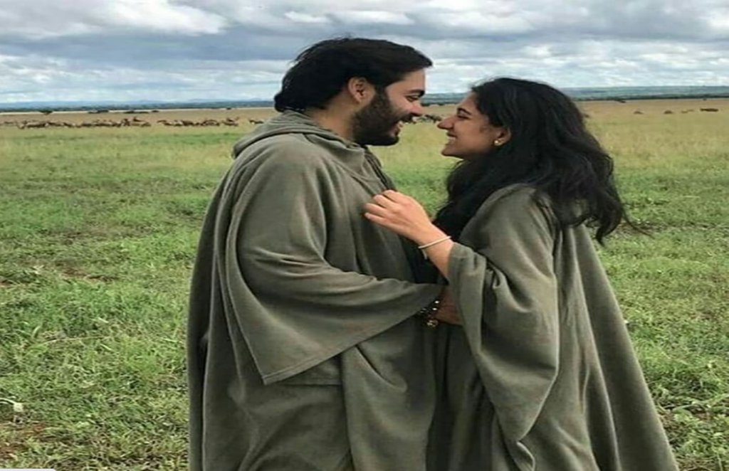 कौन हैं मुकेश अंबानी के छोटे बेटे अनंत की जिगरी दोस्त राधिका मर्चेंट? जानिये