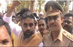 ‘एक सेकेंड में टोपी नीचे करवा दूंगा’, जब भाजपा नेता ने दी थी पुलिसवाले को सरेआम धमकी