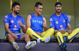 harbhajan singh, suresh rain, feet touch, indian cricketer, IPL, indian premier leaguem IPl 2021, Pat Cummins, KKR vs CSK