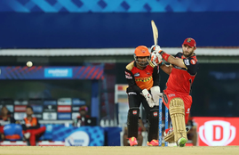 RCB, glen maxwell, fifty, Australian batsman, IPL, IPL 2021, indian premier league, david warner, David Warner, Leading scorer, IPL Telly, IPL 2021, IPL news in hindi, sports news, सनराजइर्स हैदराबाद, डेविड वार्नर, Hyderabad vs Bangalore 6th Match, SRH vs RCB, jansatta