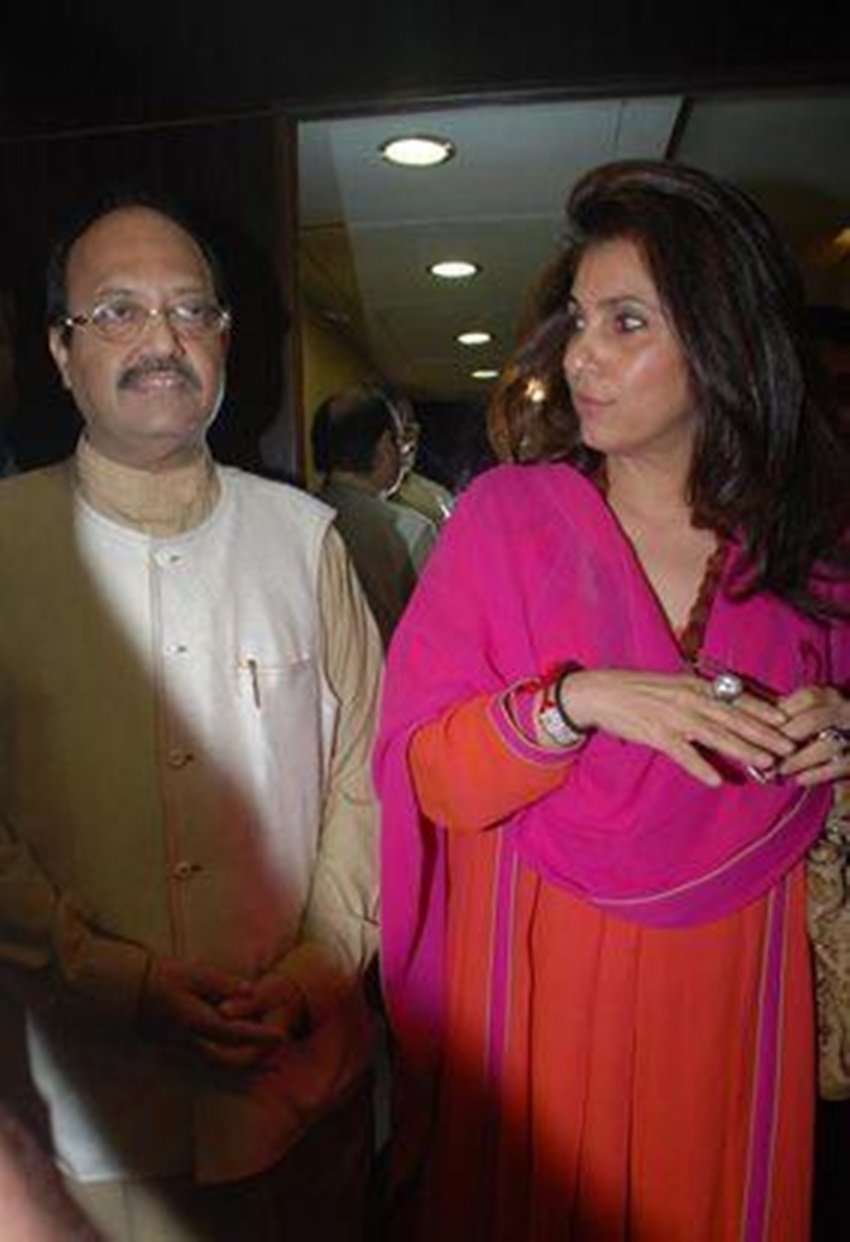 amar singh Dimple kapadia Relation, Amar Singh Wife